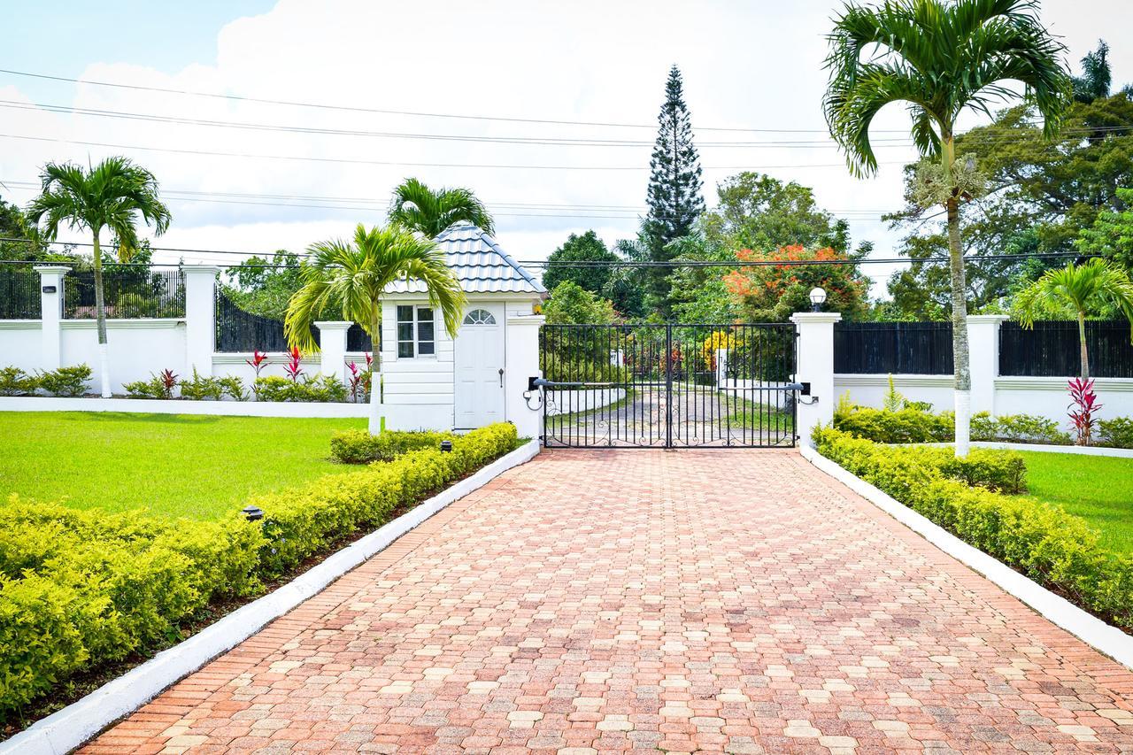 Jamgolia Place Mandeville Extérieur photo