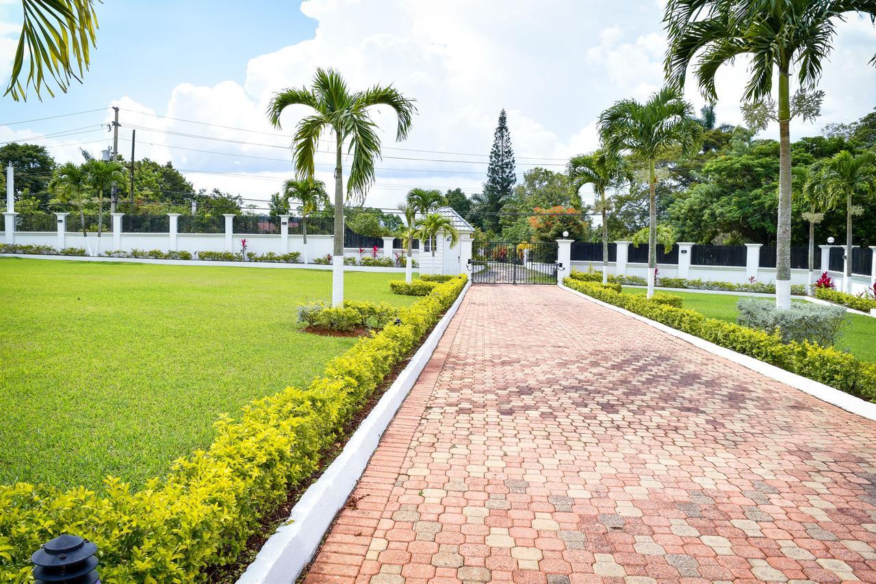 Jamgolia Place Mandeville Extérieur photo